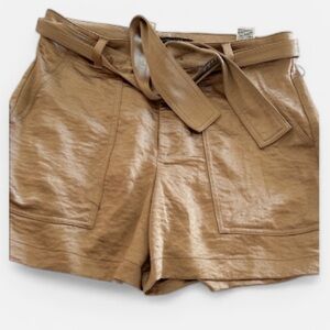 Banana Republic outlet tan satin silkyCargo Shorts with Belt size 6